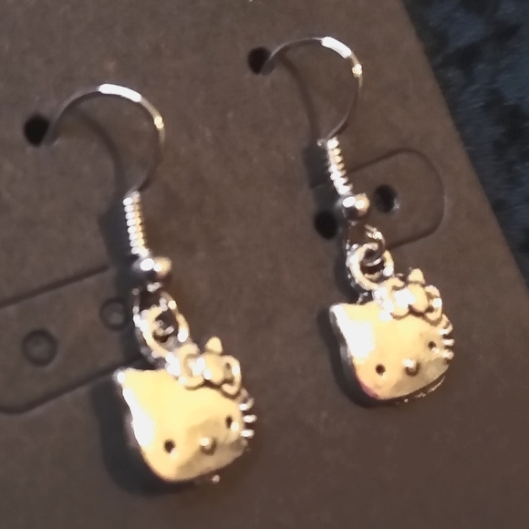 Handcrafted Hello Kitty Face Charm Earrings - Picture 1 of 3